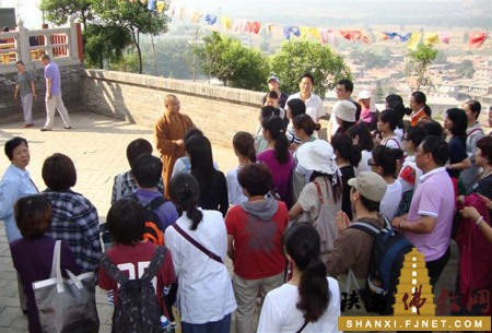 省民族宗教文化交流协会在华严寺举办一日生活禅活动