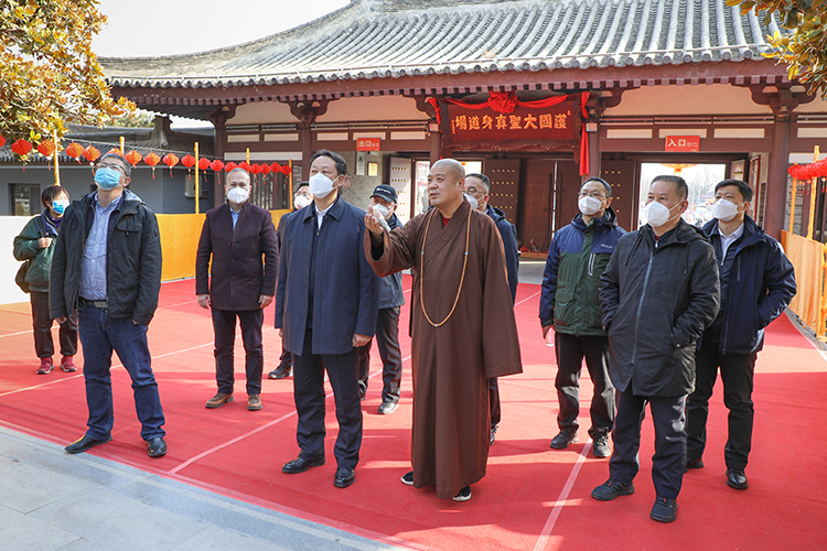 新疆维吾尔自治区政府办公厅副主任田煜一行到法门寺调研(图1)