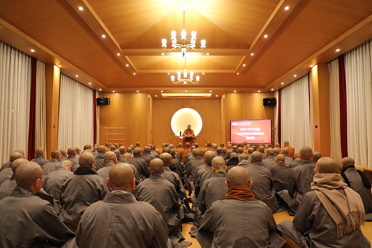 法门寺佛学院举行2023年春季“开学第一课”爱国主义实践教学(图1)