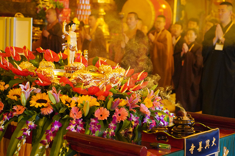 恭迎释迦如来圣诞——陕西各寺院举办浴佛祈福法会(图6)