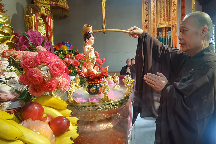 恭迎释迦如来圣诞——陕西各寺院举办浴佛祈福法会(图43)