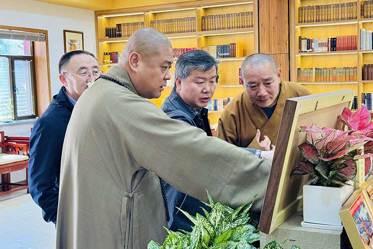法门寺佛学院拜访新疆维吾尔自治区佛教协会
