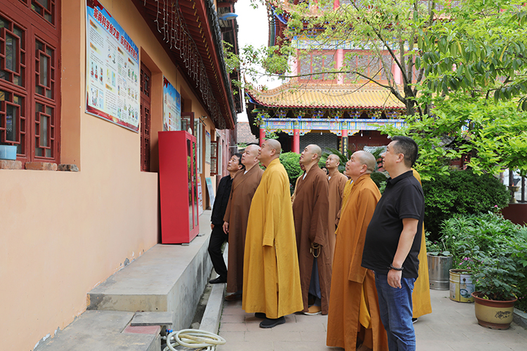 陕西省佛教协会宽旭会长一行深入汉中市佛教团体和场所开展调研(图5)