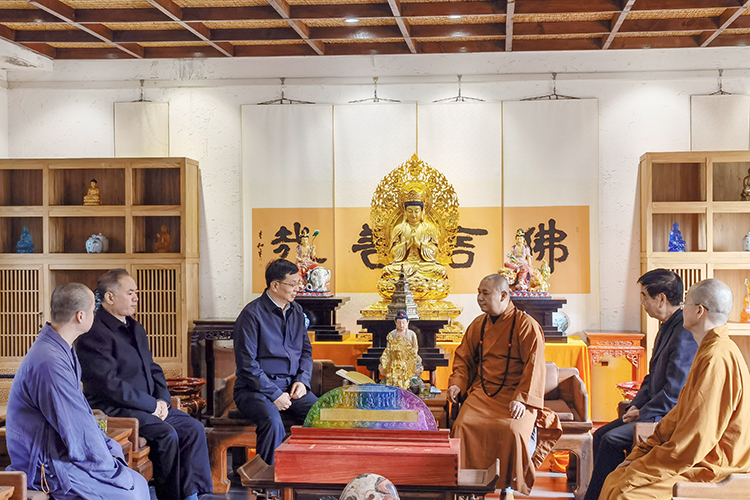 王卫华在西安宗教活动场所宣讲党的二十大精神(图1)