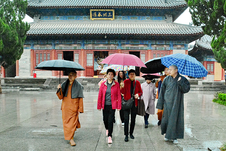 福建省泉州市政协调研组一行赴西安市大兴善寺开展“宗教文化遗产保护”课题调研(图2)