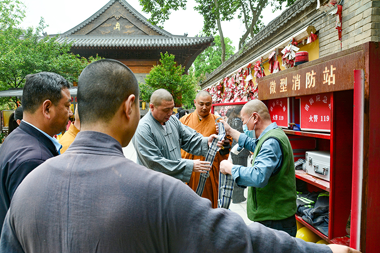 西安市大兴善寺五一节安全大检查(图3)