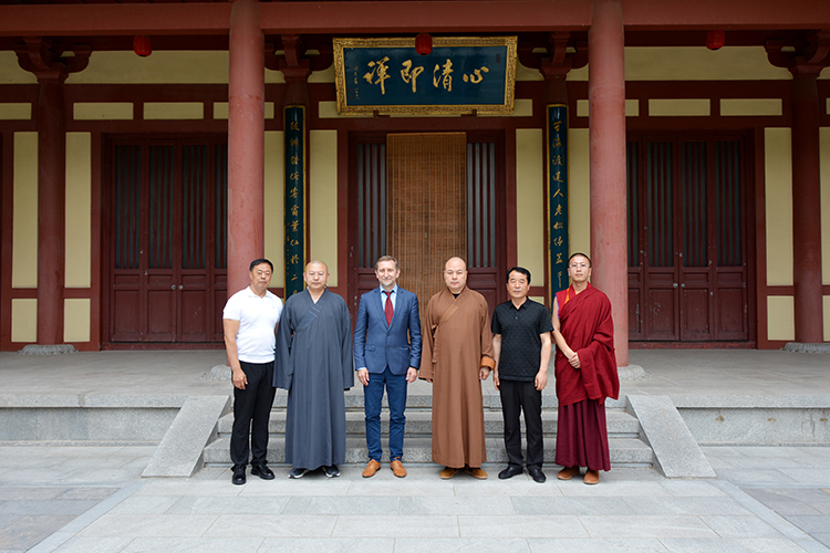 俄罗斯科学院中国与现代亚洲研究所常务副所长奥列格•瓦维洛夫拜访陕西省佛教协会及大兴善寺(图7)