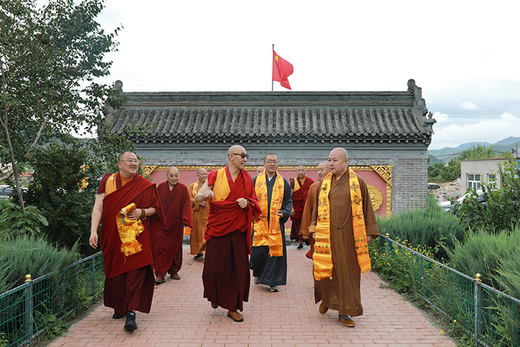 陕西省佛教协会在内蒙古赤峰市参访交流(图5)