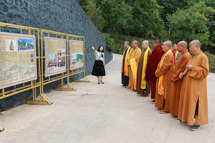 陕西省佛教协会在内蒙古赤峰市参访交流(图6)