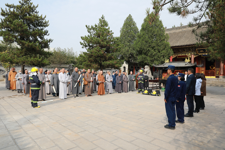 西安市长安区宗教界消防安全知识讲座暨现场演练会在香积寺举办(图9)