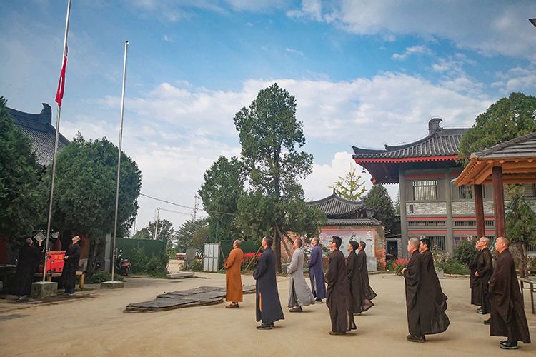 陕西省佛教界举行升国旗仪式(图8)