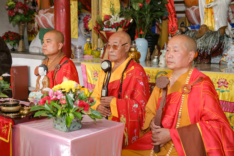 南郑区法幢寺传授在家菩萨戒法会圆满(图2)