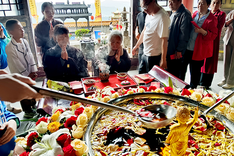 恭迎释迦如来圣诞——陕西各寺院举办浴佛祈福法会(图20)