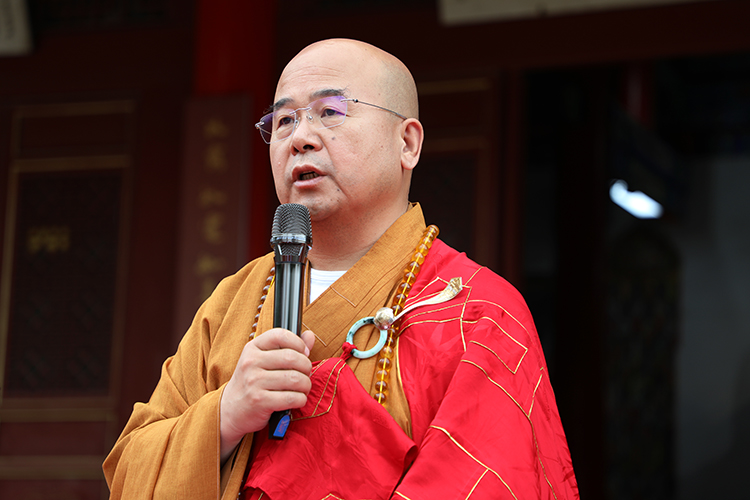 法门寺佛学院向甘肃省佛教界捐赠《鸠摩罗什译集》(图4)