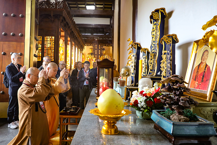 佛光山心保和上一行来法门寺参访(图3)
