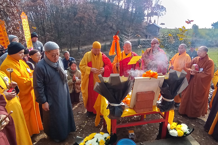 如印法师圆寂追思法会在勉县莲峰寺举办(图4)