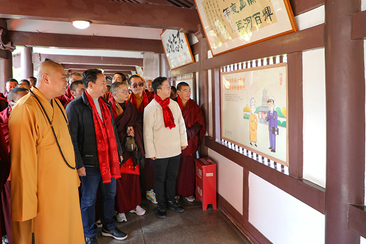 四川藏语佛学院一行来法门寺参访学习(图2)