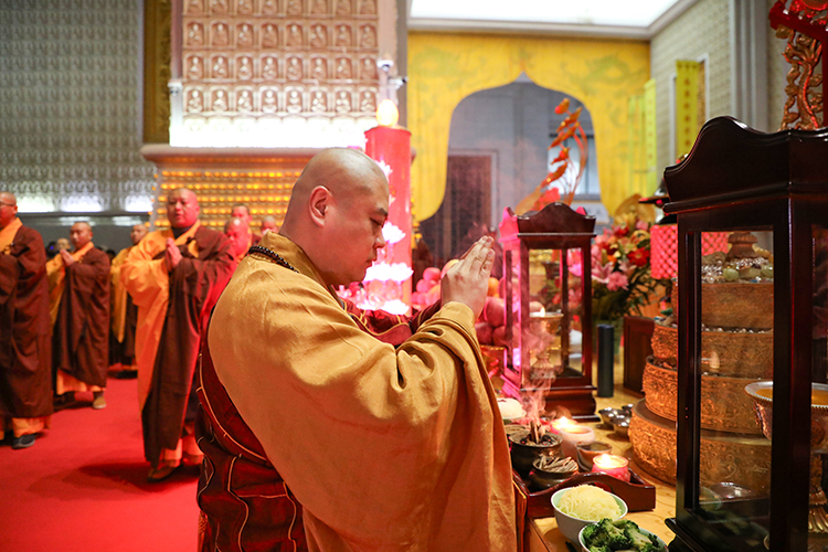 陕西省各寺院启建甲辰年释迦如来成道祝圣祈福法会暨腊八施粥活动(图4)
