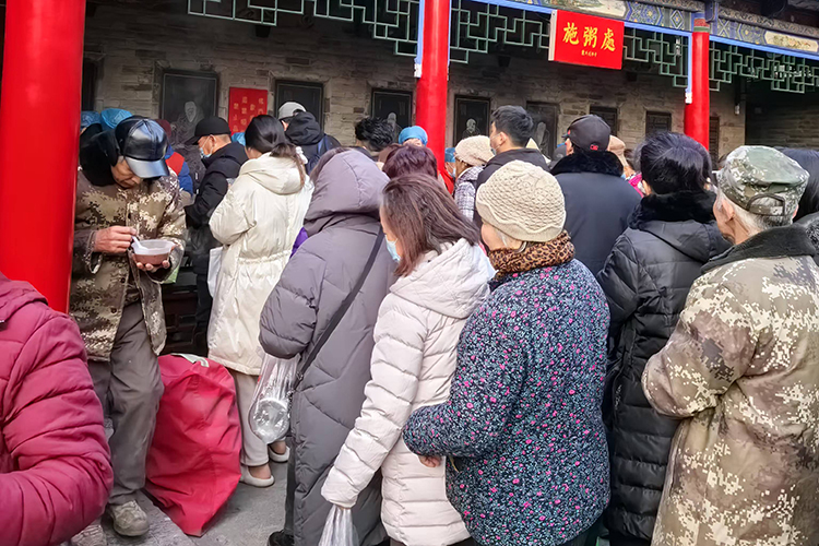 陕西省各寺院启建甲辰年释迦如来成道祝圣祈福法会暨腊八施粥活动(图30)