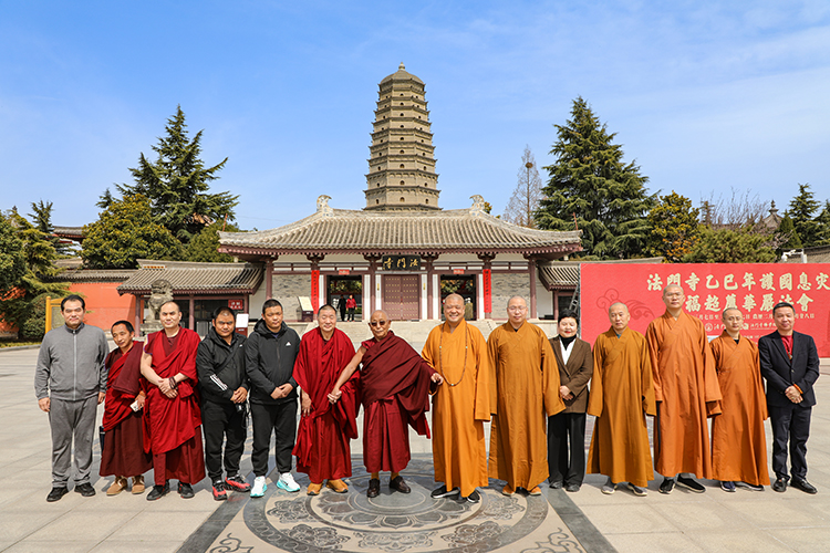 西藏自治区扎什伦布寺一行来法门寺参访交流(图5)
