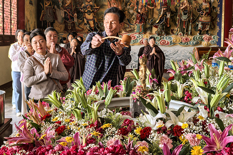 恭迎释迦如来圣诞——陕西各寺院举办浴佛祈福法会(图24)