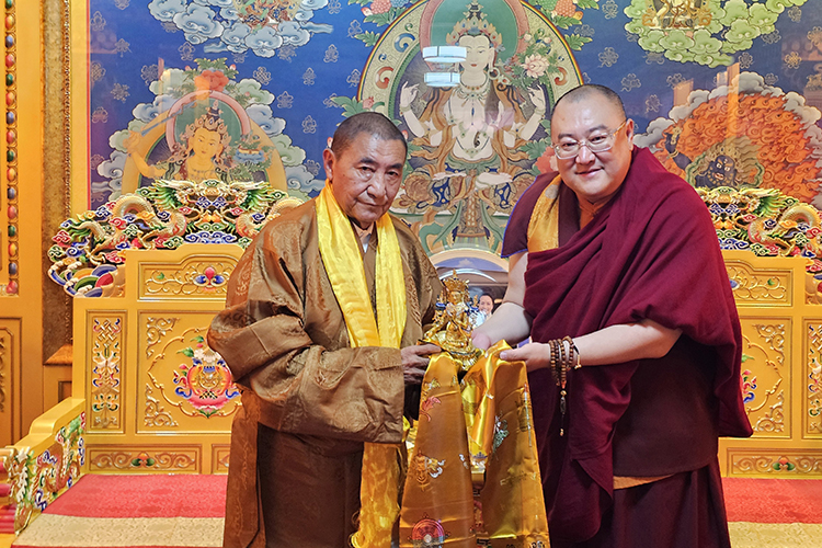 中国佛教协会副会长珠康•土登克珠活佛一行参访广仁寺(图6)