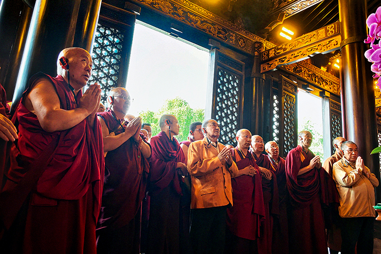 中国佛教协会西藏分会理事一行参访大慈恩寺(图2)