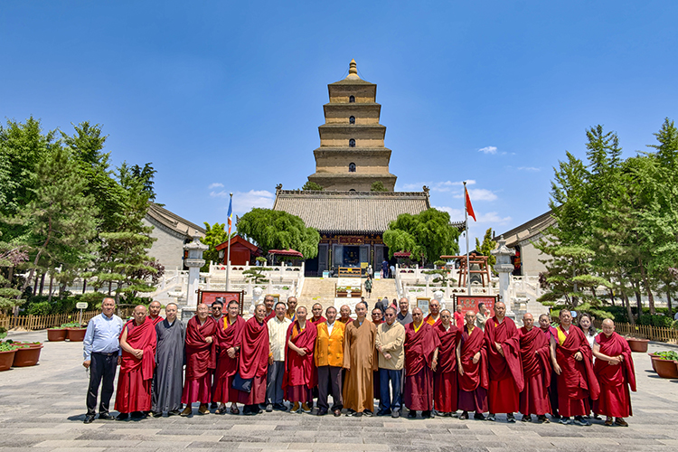 中国佛教协会西藏分会理事一行参访大慈恩寺(图5)