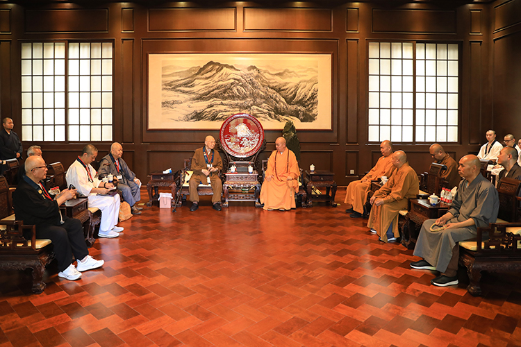 日本日莲宗访问团一行来陕交流(图1)