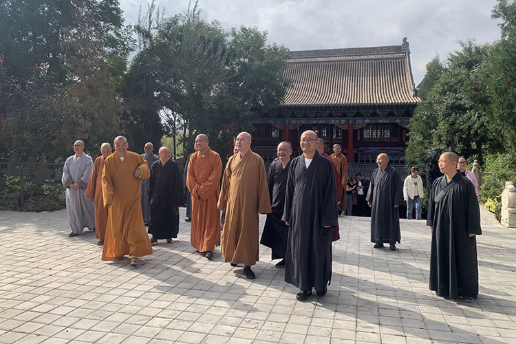 陕西省暨西安市佛教协会赴宁夏开展爱国主义教育活动(图5)