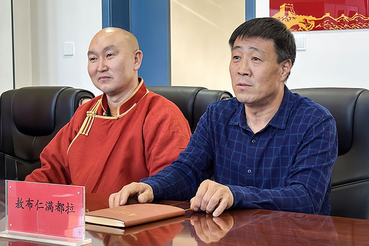 法门寺佛学院向内蒙古佛教学院进行《爱国主义教育法概论》捐赠(图2)