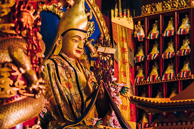 2025年广仁寺燃灯法会圆满(图1)