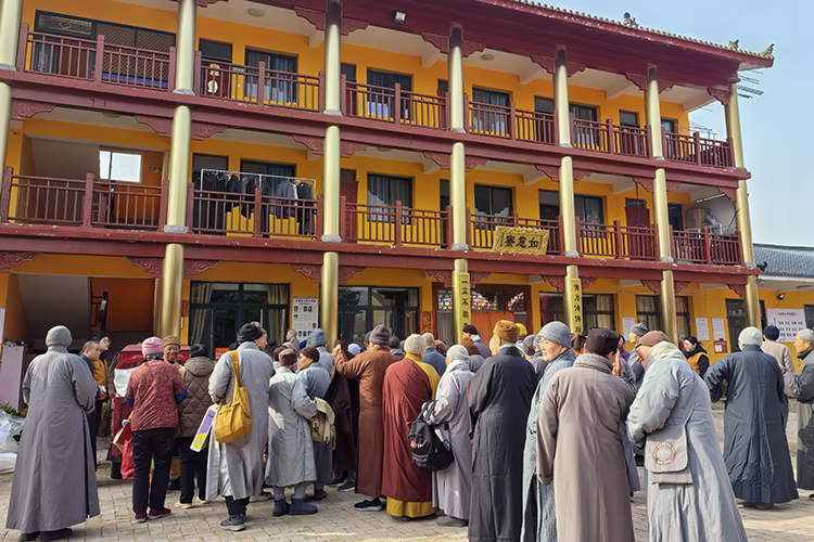 咸阳市佛教协会圆满举办2025年冬季供僧活动(图1)