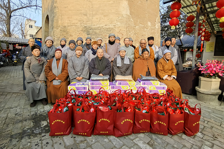 咸阳市佛教协会圆满举办2025年冬季供僧活动(图4)