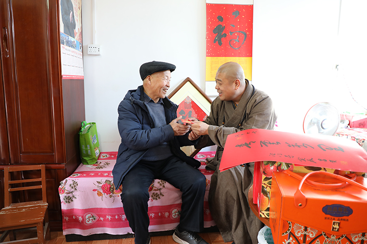 法门寺、法门寺佛学院开展老职工、老教师春节慰问活动(图3)