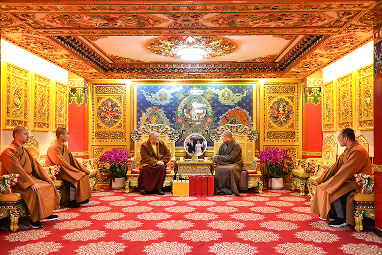 法门寺、法门寺佛学院新春拜望我省佛教界诸山长老(图3)