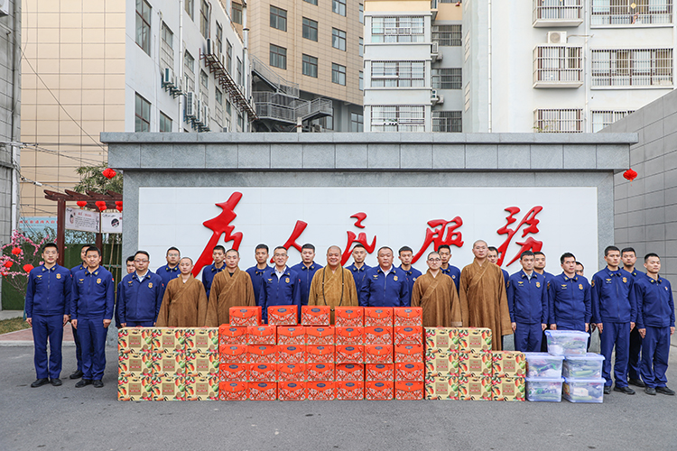 法门寺、法门寺佛学院开展扶风县消防救援大队春节慰问活动(图1)