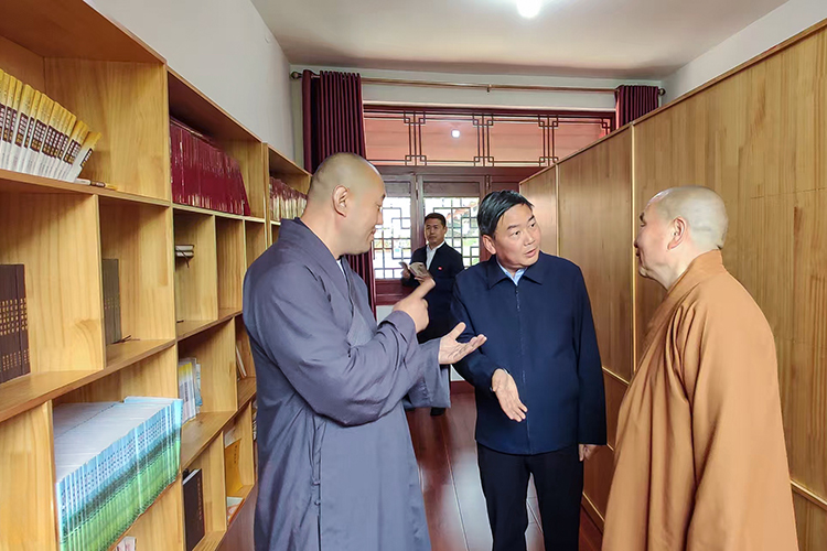 勉县天灯禅寺图书馆举行揭牌仪式(图4)