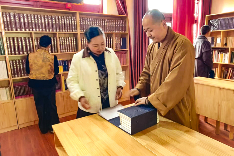 勉县天灯禅寺图书馆举行揭牌仪式(图5)