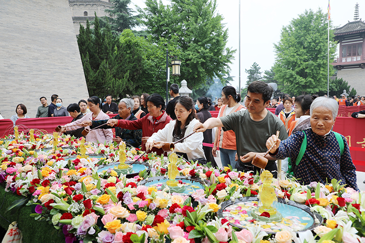 恭迎释迦如来圣诞——陕西各寺院举办浴佛祈福法会(图5)