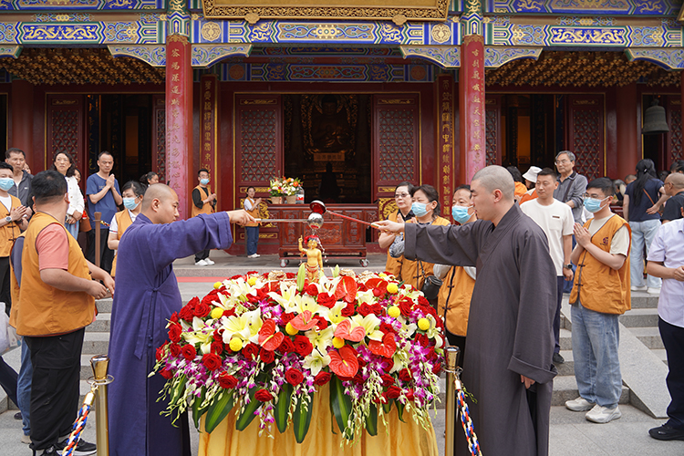 恭迎释迦如来圣诞——陕西各寺院举办浴佛祈福法会(图6)