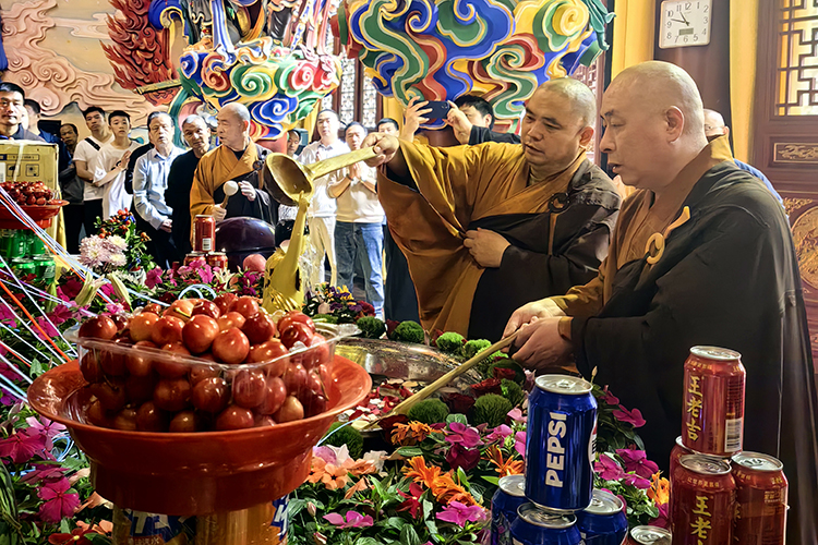 恭迎释迦如来圣诞——陕西各寺院举办浴佛祈福法会(图10)