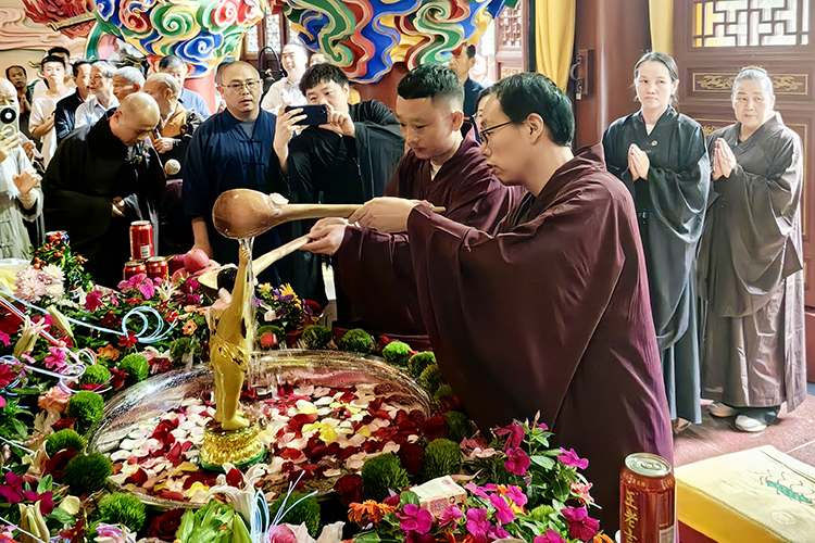 恭迎释迦如来圣诞——陕西各寺院举办浴佛祈福法会(图11)