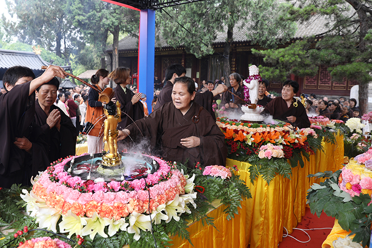 恭迎释迦如来圣诞——陕西各寺院举办浴佛祈福法会(图15)