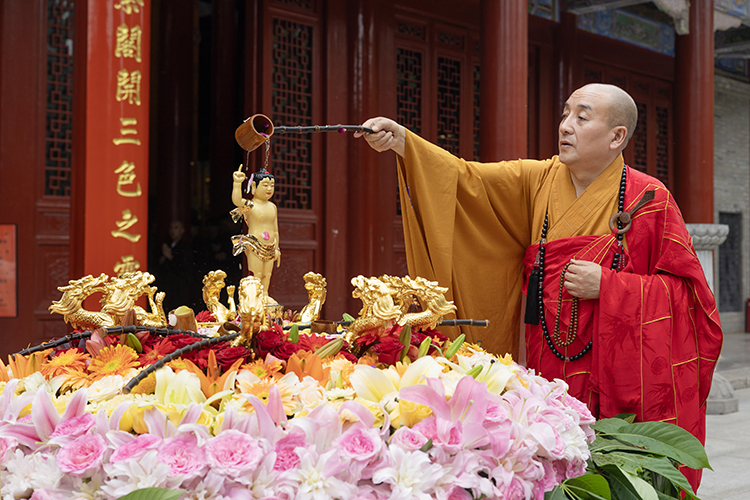 恭迎释迦如来圣诞——陕西各寺院举办浴佛祈福法会(图11)
