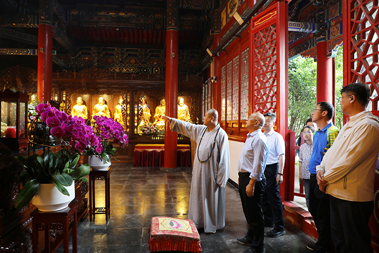 辽宁省人大常委会一行来法门寺专题调研(图1)