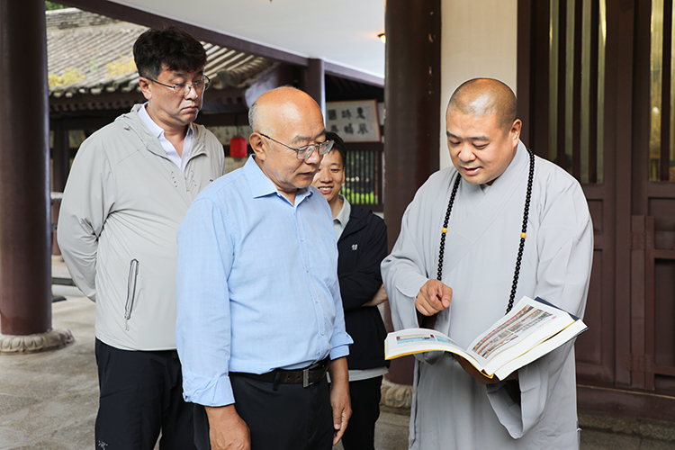 辽宁省人大常委会一行来法门寺专题调研(图4)