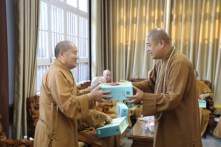 法门寺举行丙午年端午老龄僧众普茶(图3)