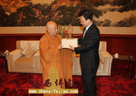 省委副书记王侠会见中佛协传印会长一行(图7)